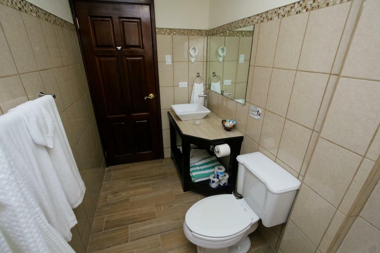 Jan'S Hotel Кей-Колкер Екстер'єр фото